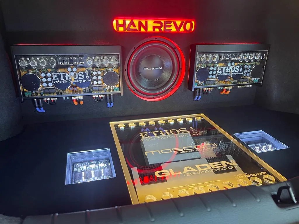 E-Unlimited winning install with illuminated Han Revolution signage