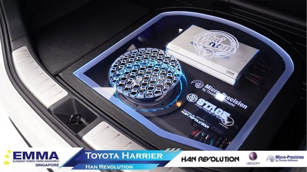 Under-floor subwoofer and amplifier installation in a Toyota Harrier by Han Revolution