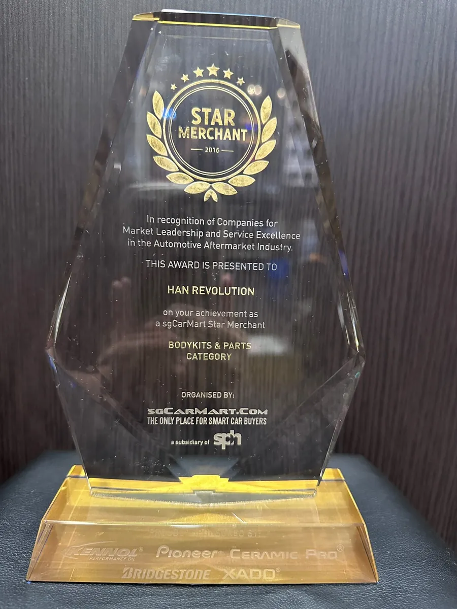 sgCarMart Star Merchant award trophy on display at Han Revolution